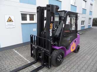 Használt targonca JUNGHEINRICH AntOn CBH 3.0 - Triplex - Kabine - NEU! ELEKTRO VIERRADFRONTSTAPLER (13029464)