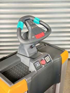Használt targonca JUNGHEINRICH ECE 220 HP ECE 220 HP - Service Neu - nur 3.660 Std. ELEKTRO HOCHHUBKOMMISSIONIERER (12998056)