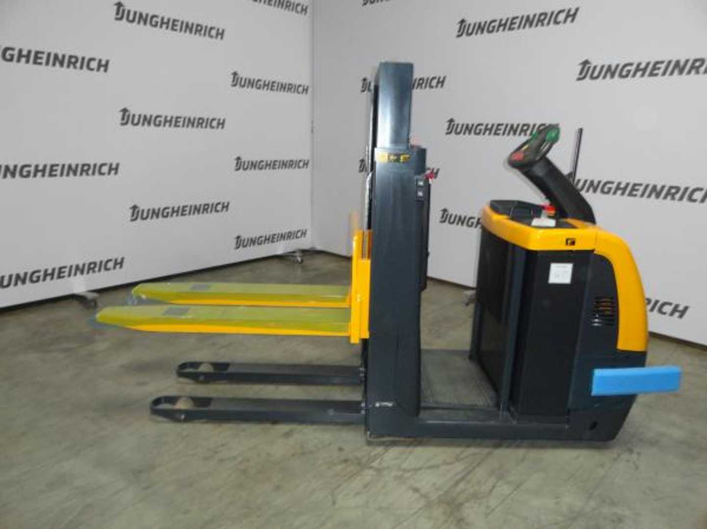 Használt targonca JUNGHEINRICH ECE 310 ELEKTRO NIEDERHUBWAGENFAHRERSTAND (12919092)