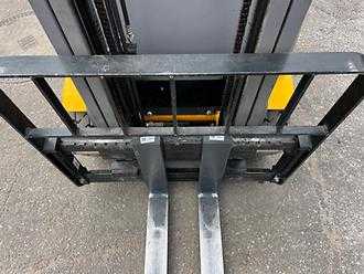 Használt targonca JUNGHEINRICH EFG 110 - 300ZT ELEKTRO DREIRADFRONTSTAPLER (13072418)