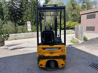 Használt targonca JUNGHEINRICH EFG 110k - 400ZZ ELEKTRO DREIRADFRONTSTAPLER (13067971)