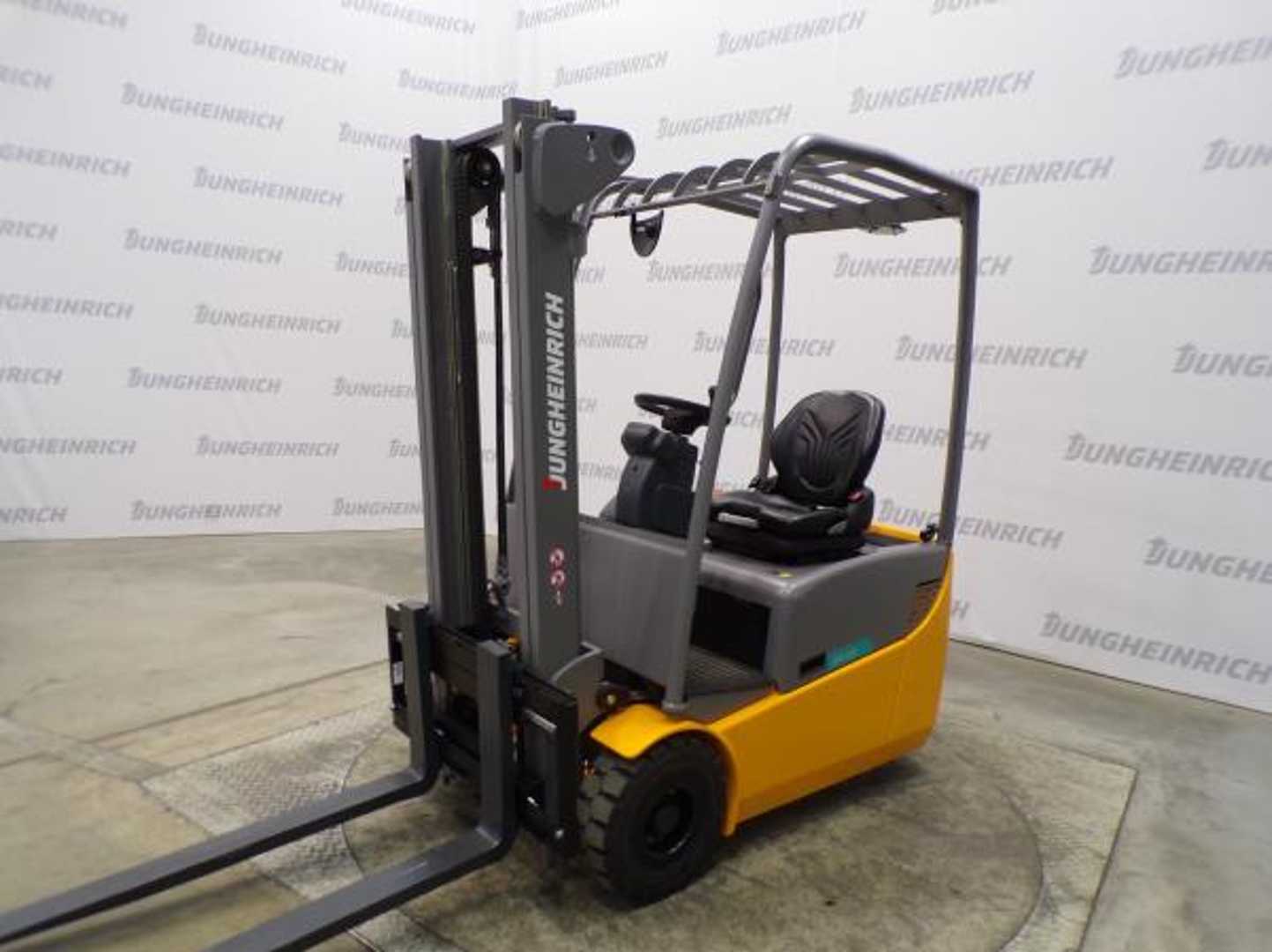 Használt targonca JUNGHEINRICH EFG 115 SP GE 115-300 ZT ELEKTRO DREIRADFRONTSTAPLER (13054666)