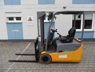 Használt targonca JUNGHEINRICH EFG 115 - unter 2 Meter - NEUE Batterie ELEKTRO DREIRADFRONTSTAPLER (13040953) backdrop