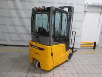 Használt targonca JUNGHEINRICH EFG 215 SP GE 115-350 ZT ELEKTRO VIERRADFRONTSTAPLER (12984436)