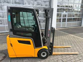 Használt targonca JUNGHEINRICH EFG 215 / Triplex: 4.25m! / SS / 4.029h ELEKTRO VIERRADFRONTSTAPLER (13024787)