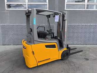 Használt targonca JUNGHEINRICH EFG 216 Baujahr 2021 / Stunden 5359 HH 3100 ELEKTRO DREIRADFRONTSTAPLER (13066833)