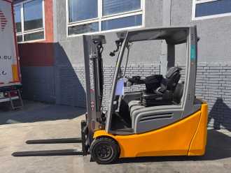 Használt targonca JUNGHEINRICH EFG 216 Baujahr 2022/ Stunden 2263 Akku 2023/ TOP ZUSTAND ELEKTRO DREIRADFRONTSTAPLER (13062499)