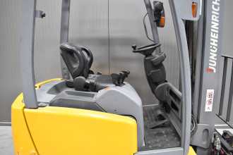 Használt targonca JUNGHEINRICH EFG 216 kn /57650/ ELEKTRO DREIRADFRONTSTAPLER (13066212)
