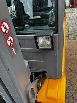 Használt targonca JUNGHEINRICH EFG 216k ELEKTRO DREIRADFRONTSTAPLER (13076202)