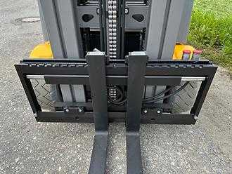 Használt targonca JUNGHEINRICH EFG 216k - NEU * NEW ELEKTRO DREIRADFRONTSTAPLER (13067263)