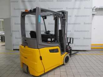 Használt targonca JUNGHEINRICH EFG 216k SP ZVG 115-480 DZ ELEKTRO VIERRADFRONTSTAPLER (12986594)
