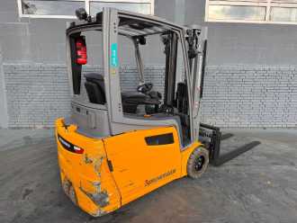 Használt targonca JUNGHEINRICH EFG 218 Baujahr 2020 / Stunden 10722 HH 3100 ELEKTRO DREIRADFRONTSTAPLER (13004653)