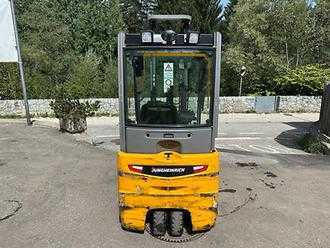 Használt targonca JUNGHEINRICH EFG 218k - 400ZZ ELEKTRO DREIRADFRONTSTAPLER (13064585)
