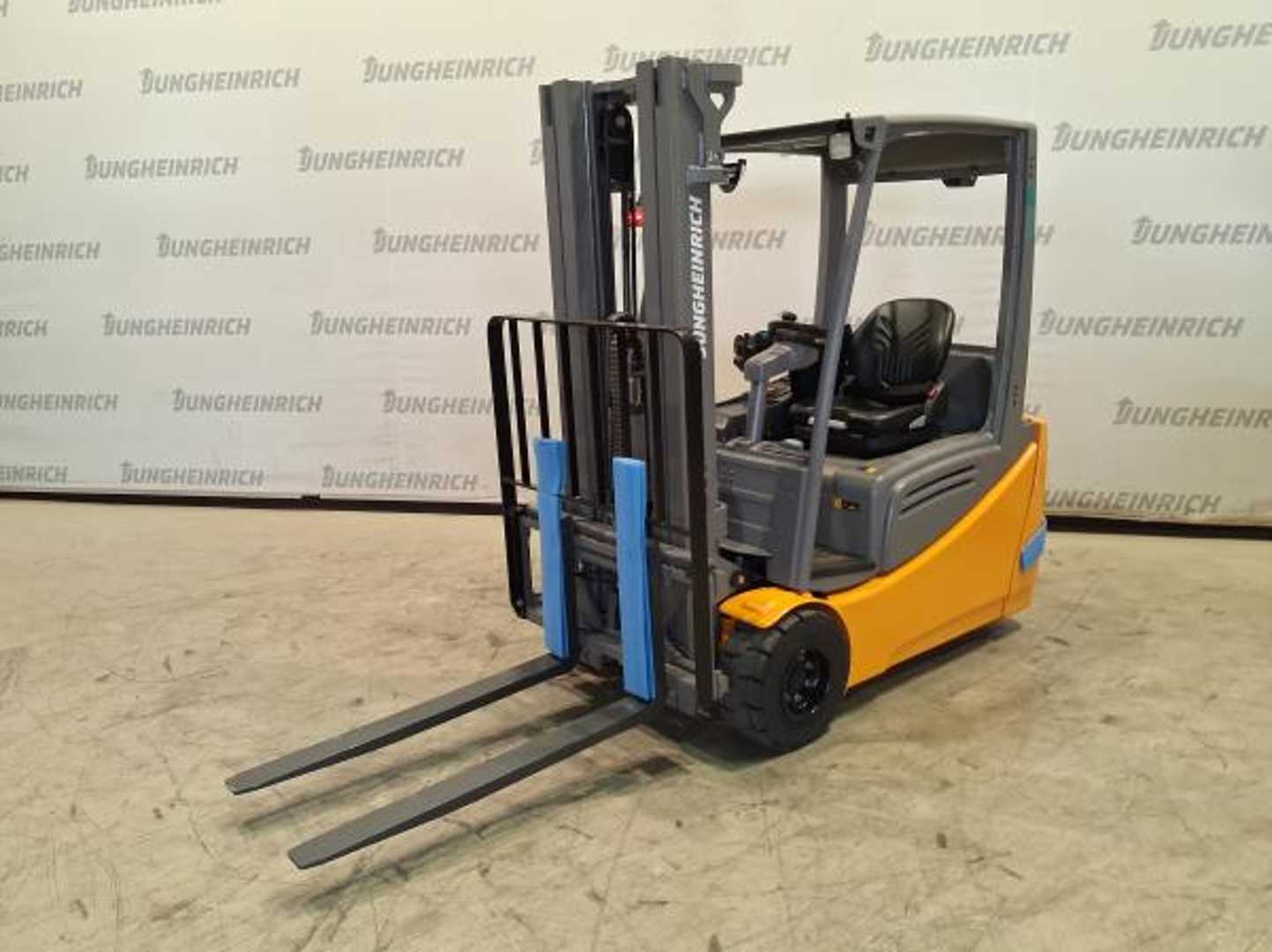 Használt targonca JUNGHEINRICH EFG 220 SP G+E 115-464 DZ ELEKTRO VIERRADFRONTSTAPLER (13076394)