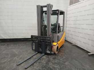 Használt targonca JUNGHEINRICH EFG 220 SP GE 110 464 DZ ELEKTRO VIERRADFRONTSTAPLER (13074772)