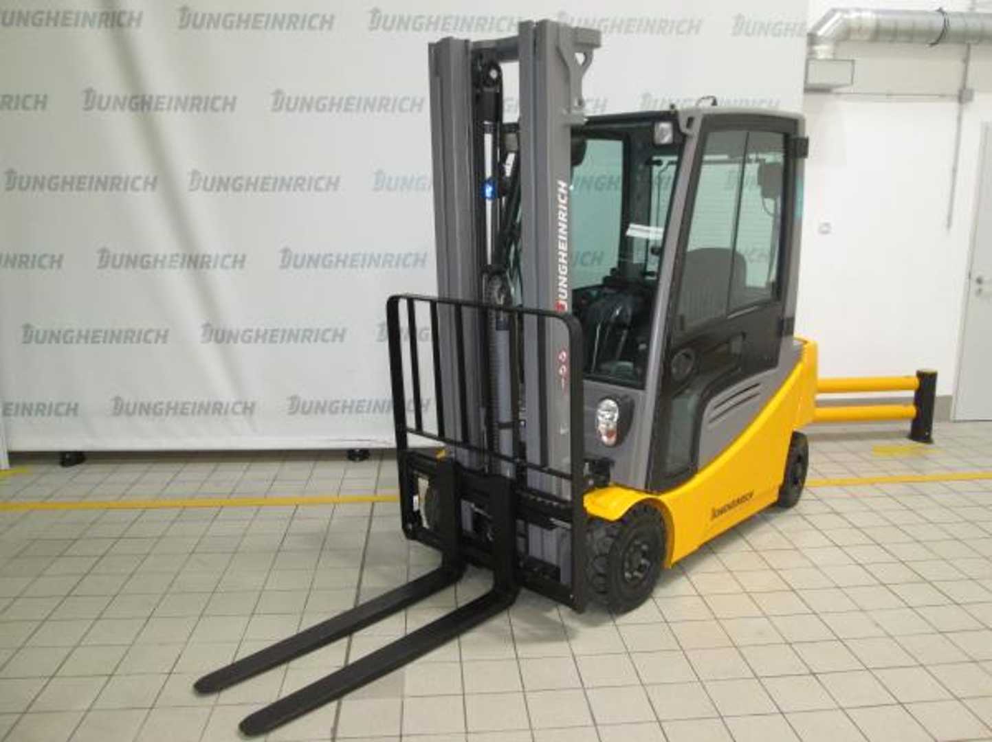 Használt targonca JUNGHEINRICH EFG 316 SP GE 115-500 DZ ELEKTRO VIERRADFRONTSTAPLER (13047463)