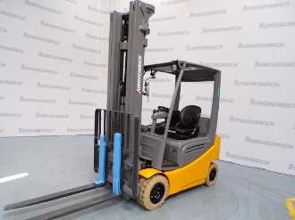 Használt targonca JUNGHEINRICH EFG 318k SP GE 115-600 DZ ELEKTRO VIERRADFRONTSTAPLER (12986592) backdrop