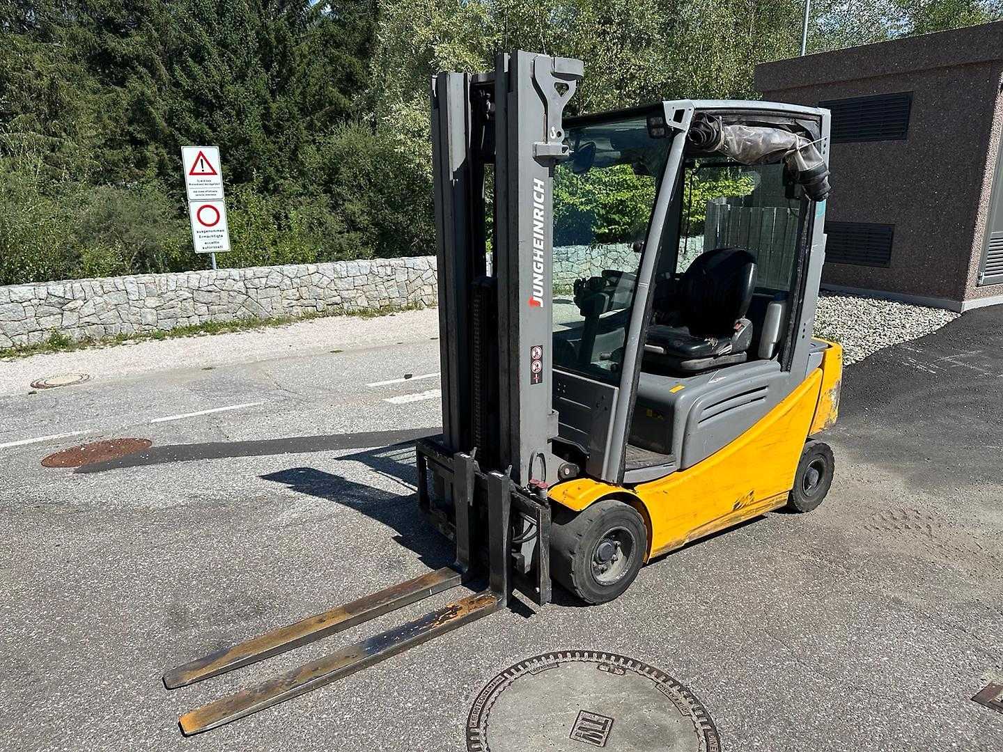 Használt targonca JUNGHEINRICH EFG 320 - 464DZ ELEKTRO VIERRADFRONTSTAPLER (13064616)