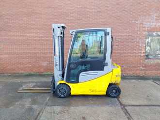 Használt targonca JUNGHEINRICH EFG 320 ELEKTRO VIERRADFRONTSTAPLER (12997063)