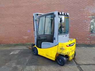 Használt targonca JUNGHEINRICH EFG 320 ELEKTRO VIERRADFRONTSTAPLER (12997063)