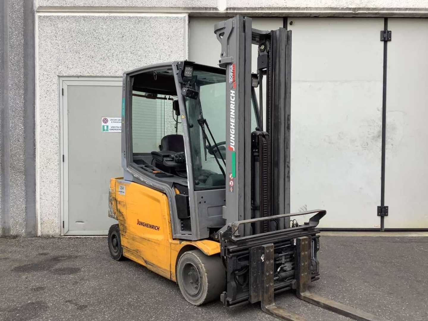 Használt targonca JUNGHEINRICH EFG 320 ELEKTRO VIERRADFRONTSTAPLER (13069913)