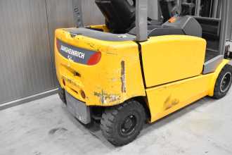 Használt targonca JUNGHEINRICH EFG 320 N /57652/ ELEKTRO VIERRADFRONTSTAPLER (13065590)