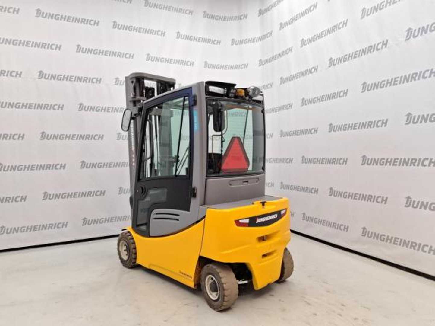 Használt targonca JUNGHEINRICH EFG 320 SP GE 100-550DZ ELEKTRO VIERRADFRONTSTAPLER (13024065)