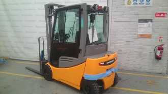 Használt targonca JUNGHEINRICH EFG 320 SP GE 115-480 DZ ELEKTRO VIERRADFRONTSTAPLER (13055963)