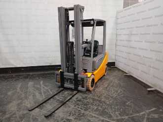 Használt targonca JUNGHEINRICH EFG 320 SP GE 115 500 DZ ELEKTRO VIERRADFRONTSTAPLER (13068754)