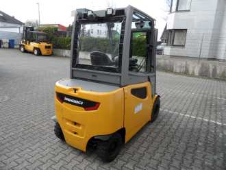 Használt targonca JUNGHEINRICH EFG 425 - Freisichtmast - 4. Funktion ELEKTRO VIERRADFRONTSTAPLER (13032854)
