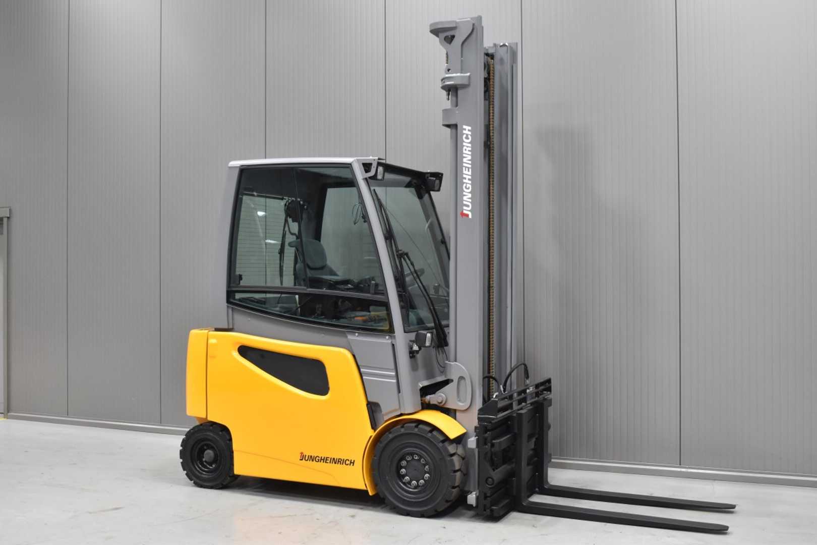 Használt targonca JUNGHEINRICH EFG 425 k /55900/ ELEKTRO VIERRADFRONTSTAPLER (12981666)