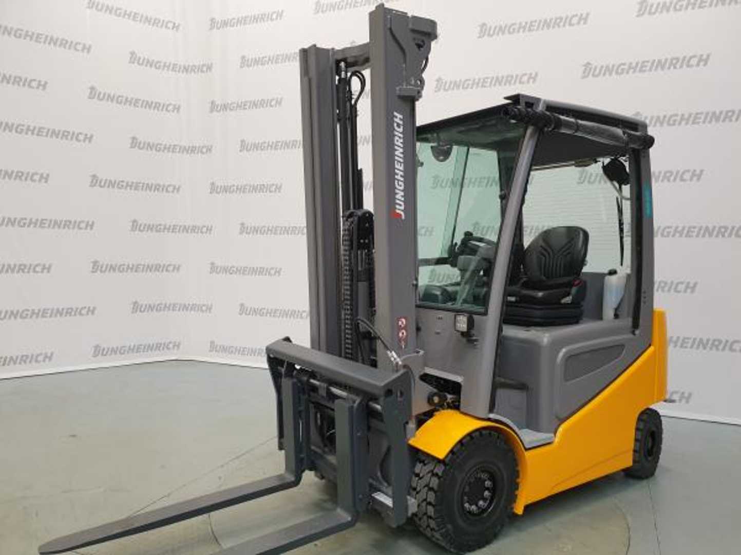Használt targonca JUNGHEINRICH EFG 425k SP G+ZVG 115-370 ZZ ELEKTRO VIERRADFRONTSTAPLER (13030434)