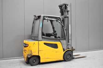 Használt targonca JUNGHEINRICH EFG 430 /58563/ ELEKTRO VIERRADFRONTSTAPLER (13072573)