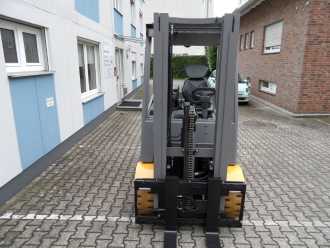 Használt targonca JUNGHEINRICH EFG 430k - weiße Reifen - Freihub ELEKTRO VIERRADFRONTSTAPLER (12886506)