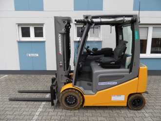Használt targonca JUNGHEINRICH EFG 430k - weiße Reifen - wenig Stunden ELEKTRO VIERRADFRONTSTAPLER (12865557) backdrop