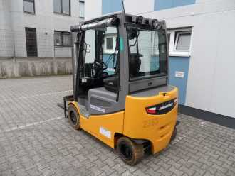 Használt targonca JUNGHEINRICH EFG 430k - weiße Reifen - wenig Stunden ELEKTRO VIERRADFRONTSTAPLER (12865557)
