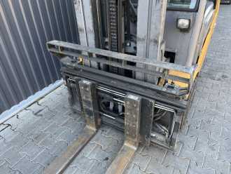 Használt targonca JUNGHEINRICH EFGS30 ELEKTRO VIERRADFRONTSTAPLER (13044995)