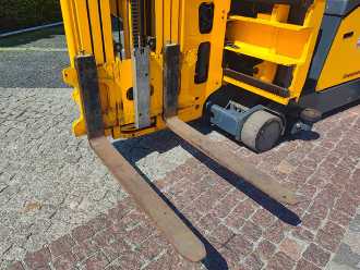 Használt targonca JUNGHEINRICH EFX 413 ELEKTRO HOCHREGALSCHMALGANGSTAPLER (13051173)