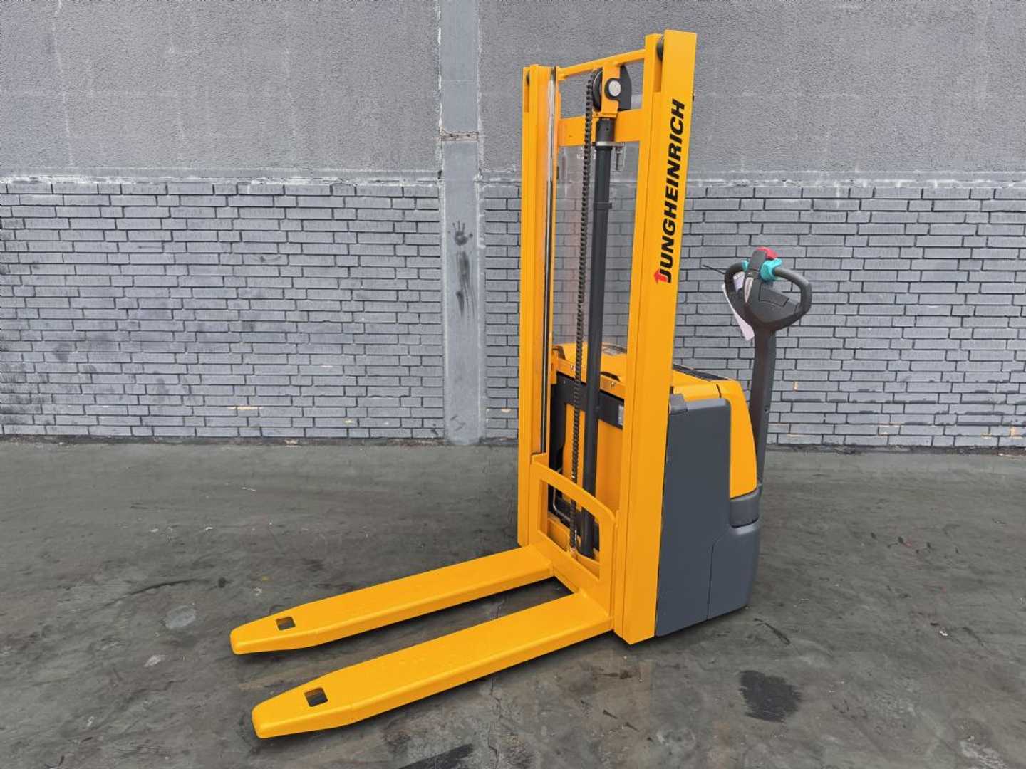 Használt targonca JUNGHEINRICH EJC 110 Baujahr 2014 HH 2,9 M/ TOP ZUSTAND ELEKTRO HOCHHUBWAGENDEICHSEL (13074935)