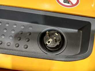 Használt targonca JUNGHEINRICH EJC 112 115 250 ZT ELEKTRO HOCHHUBWAGENDEICHSEL (13070632)