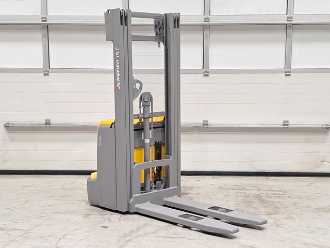 Használt targonca JUNGHEINRICH EJC 112 ELEKTRO SCHUBMASTSTAPLER (12949817)