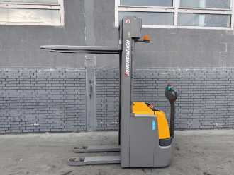 Használt targonca JUNGHEINRICH EJC 214 Baujahr 2016/ Triplex 5,35M/ Stunden 3319 ELEKTRO HOCHHUBWAGENDEICHSEL (13074502)
