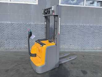 Használt targonca JUNGHEINRICH EJC 214 Baujahr 2019 Stunden 3234 /TRIPLEX 4,69M ELEKTRO HOCHHUBWAGENDEICHSEL (13074927)