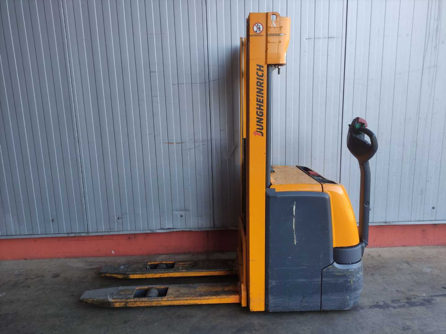 Használt targonca JUNGHEINRICH EJC212 ELEKTRO HOCHHUBWAGENDEICHSEL (13071704)