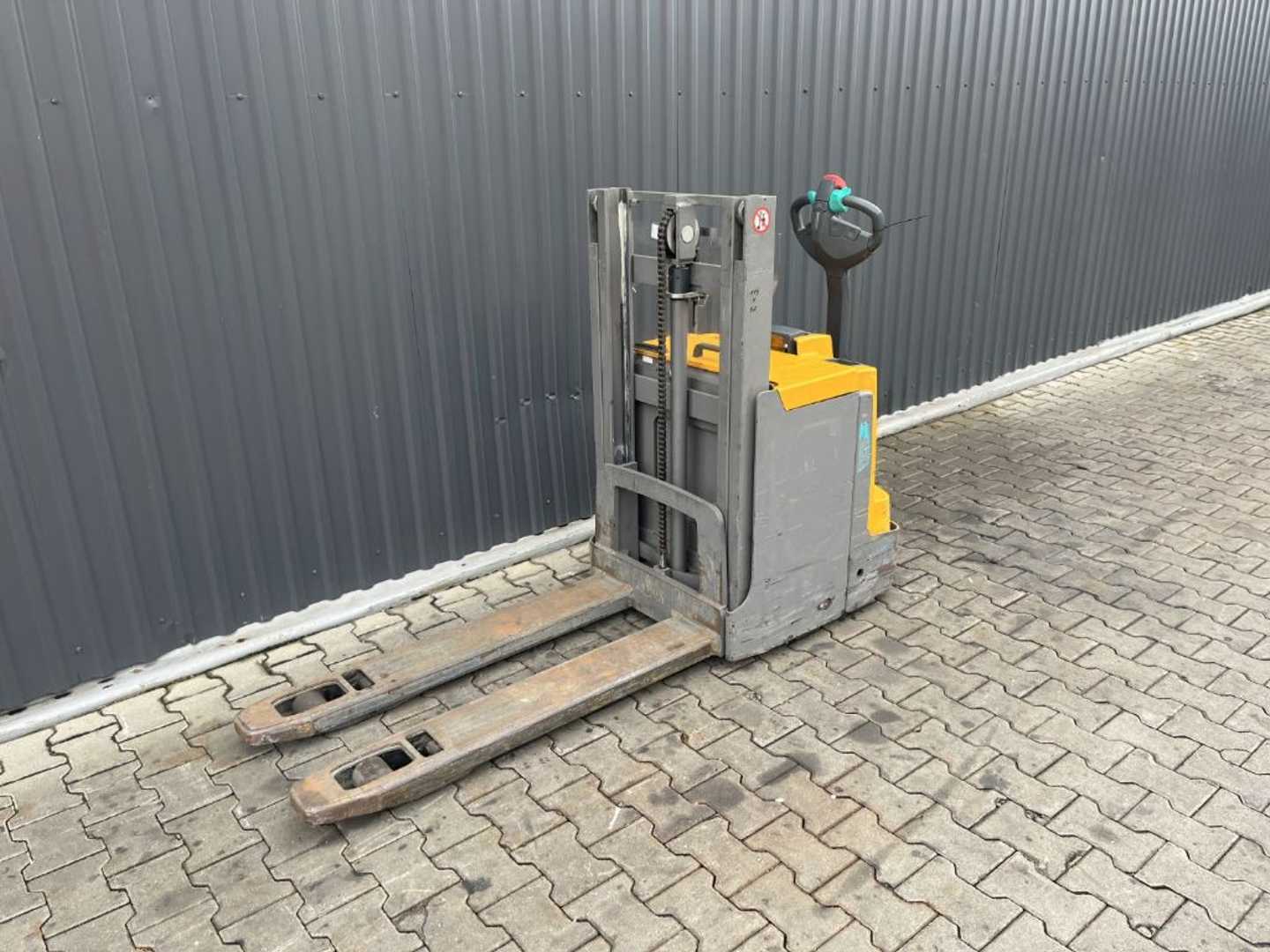 Használt targonca JUNGHEINRICH EJD220 ELEKTRO HOCHHUBWAGENDEICHSEL (13073624)