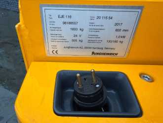 Használt targonca JUNGHEINRICH EJE 116 Baujahr 2017/ Nur 431 Stunden Ladegerät Integriert ELEKTRO NIEDERHUBWAGENDEICHSEL (13074938)