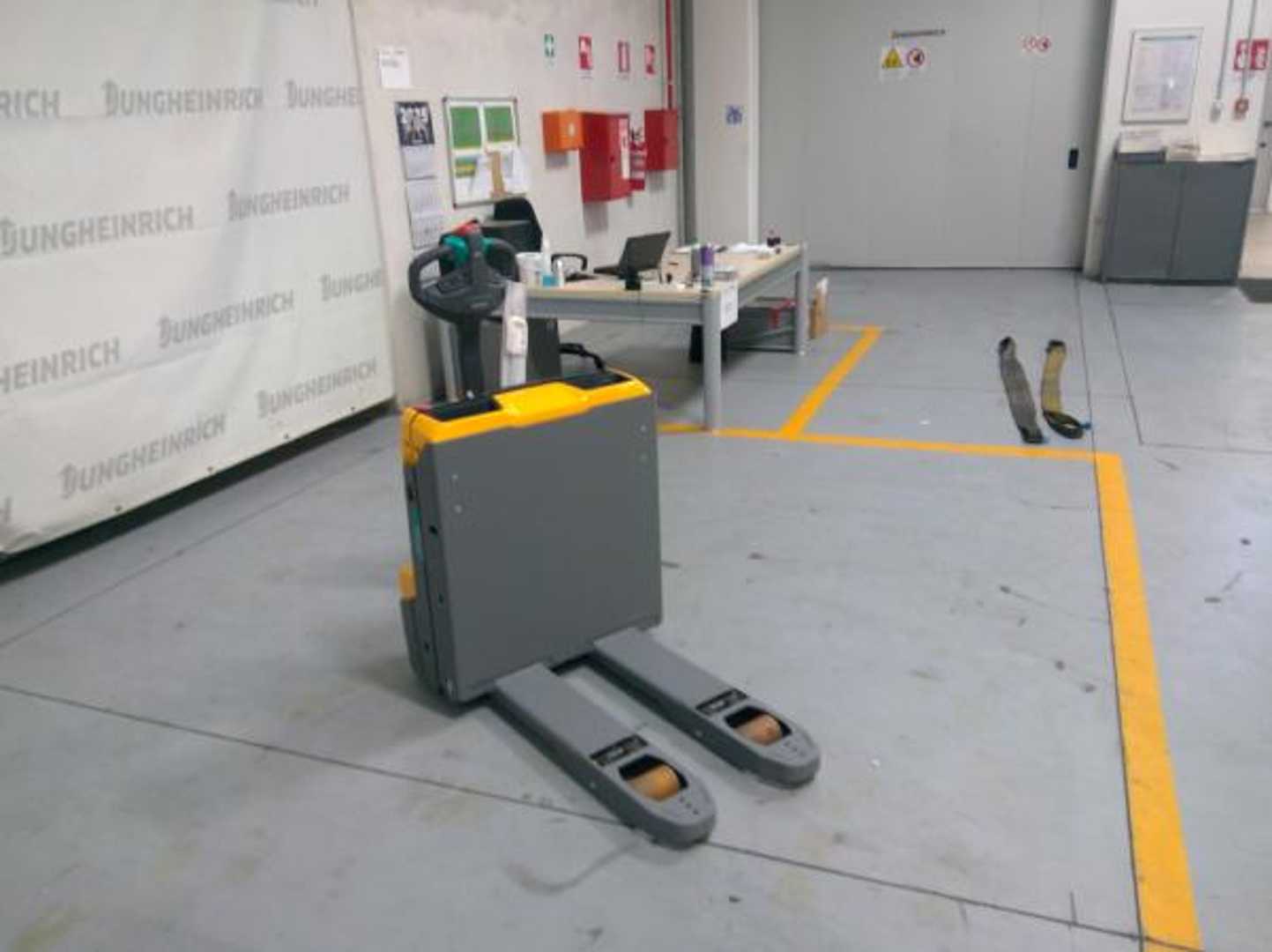 Használt targonca JUNGHEINRICH EJE 116i ELEKTRO NIEDERHUBWAGENDEICHSEL (13015181)