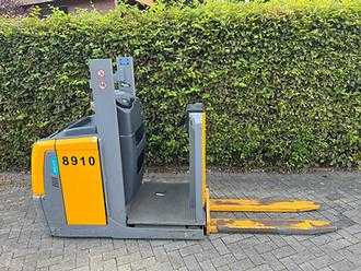 Használt targonca JUNGHEINRICH EKS 110 Z 100 E ELEKTRO HOCHHUBWAGENFAHRERSTAND (13015676)