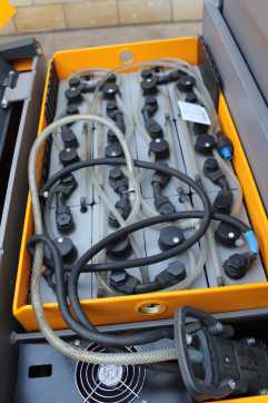 Használt targonca JUNGHEINRICH EKS 110 Z 100E ELEKTRO HOCHHUBKOMMISSIONIERER (13051836)