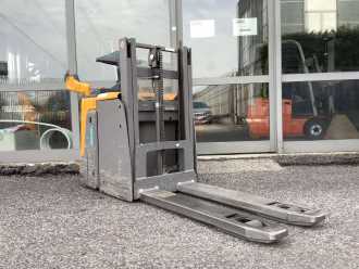 Használt targonca JUNGHEINRICH ERD 120 ELEKTRO HOCHHUBWAGENFAHRERSTAND (13064823)